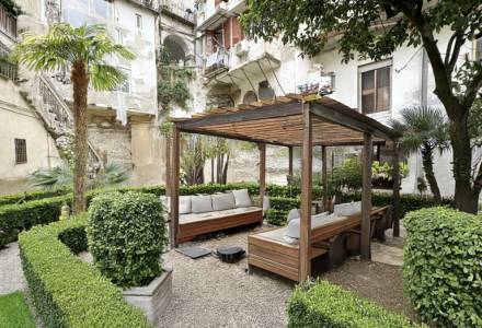 Apartment for sale with private garden and level terrace for sale in Via Stella.