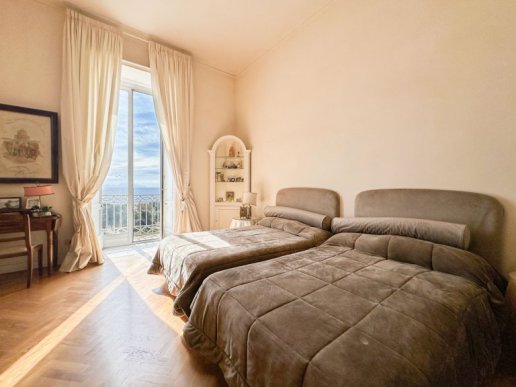 Residenziale - Vendita Appartamento 400  mq ca - Via Del Rione Sirignano (Zona Chiaia ) - 26