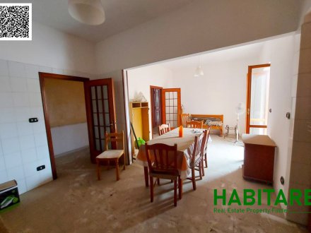 Apartment Casalnuovo for sale of 96sqm, 4 bedrooms, kitchen and bathroom